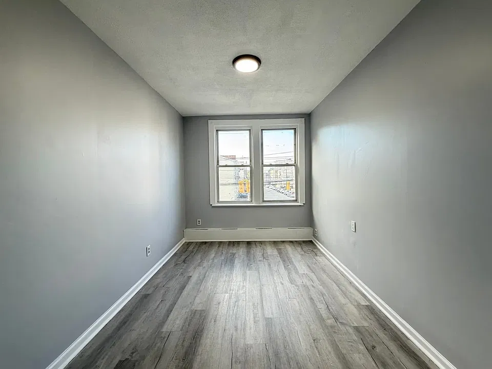 174 Garfield Ave #4S