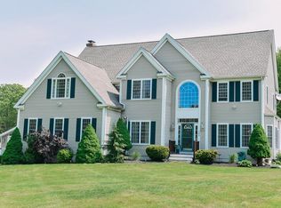 165 North St, Upton, MA 01568