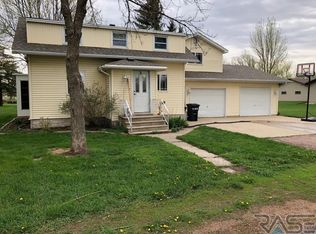 502 E 2nd St, Marion, SD 57043
