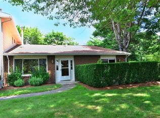 342 Chatham Cir, Warwick, RI 02886