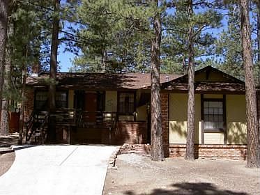 Exterior/ Corner Lot