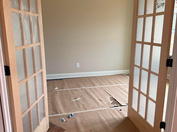 2nd image of 173 Jefferson Pl