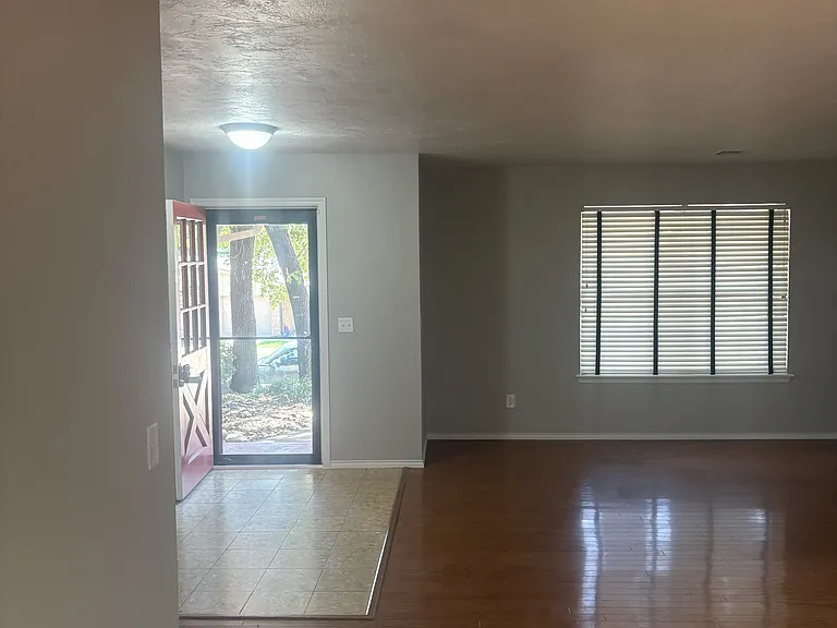 7725 NW 20th St — Photo 16