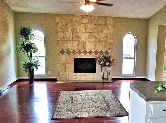4th image of 2231 Marble Falls Dr