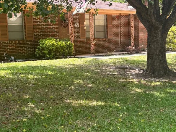 465 Dickert Cir, Brundidge, AL 36010