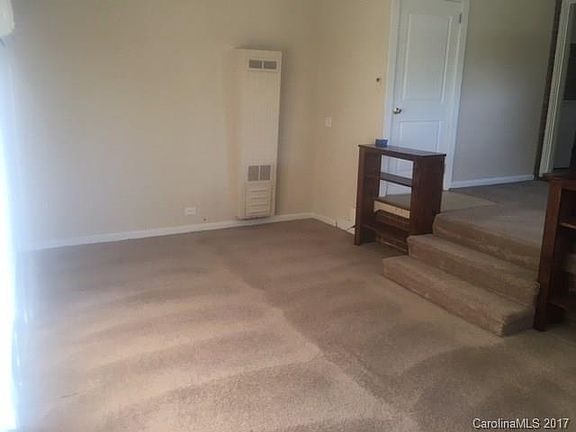 3rd image of 202 Fieldstone Cir