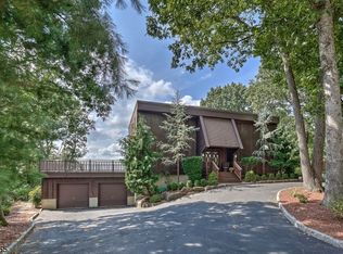 886 Sunset Rdg, Bridgewater, NJ 08807