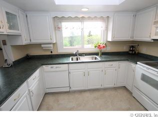 58 Misty Pine Rd, Fairport, NY 14450