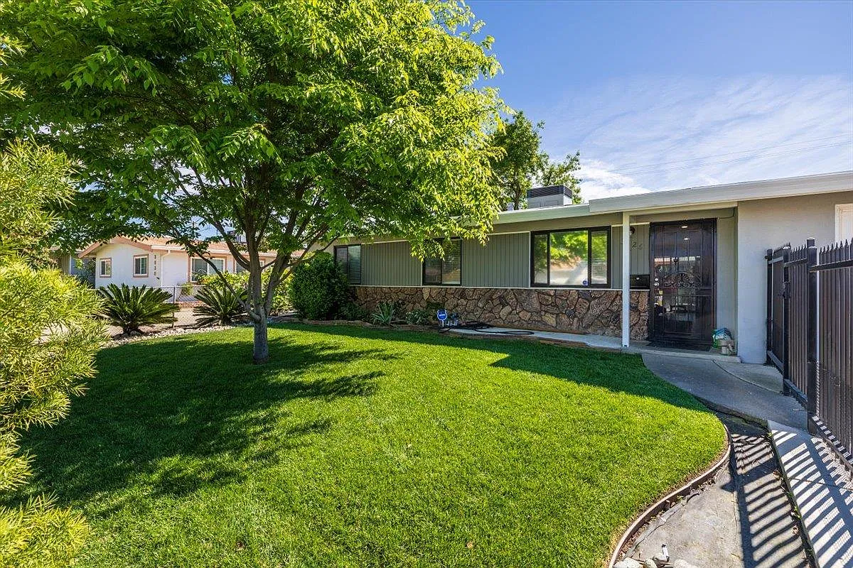 3626 Milton Way photo 1