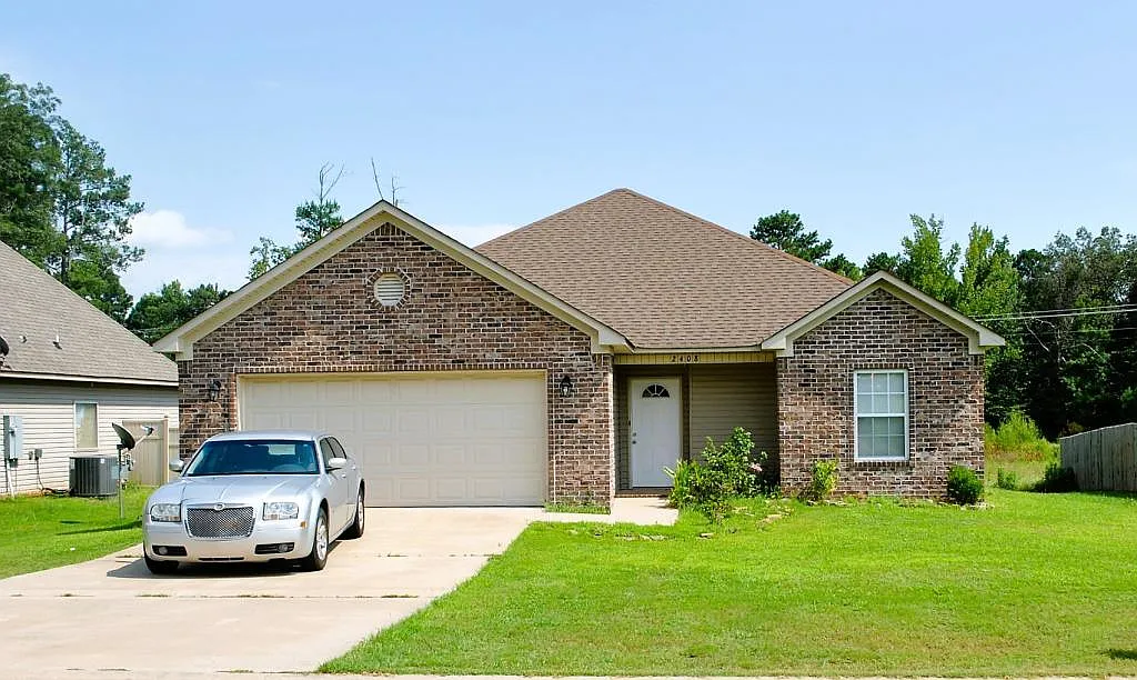 2408 Pleasant Forest Dr — Photo 1