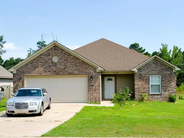 2408 Pleasant Forest Dr, Benton, AR 72015