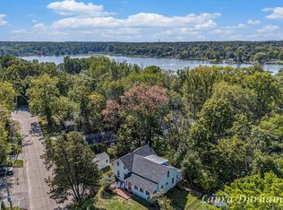 510 S Maple St, Saugatuck, MI 49453