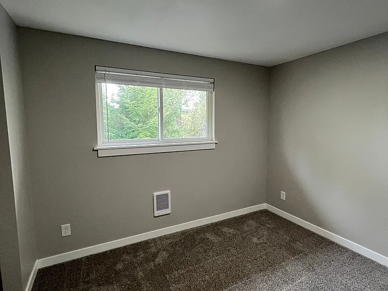 4116 Market St NE — Photo 22