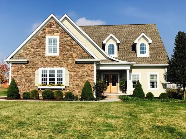 104 Brittany Cir, Bluff City, TN 37618
