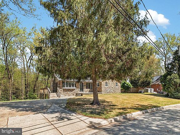 4th image of 13610 Woodedge Dr