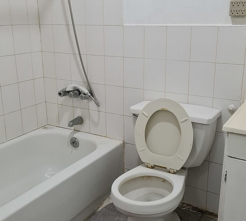 2nd image of 129 Allen St #5D