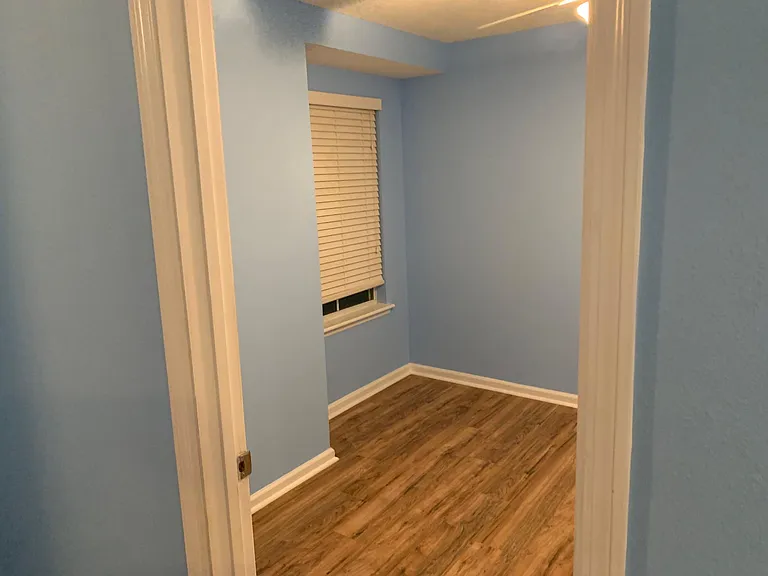 187 Crete Ct — Photo 9