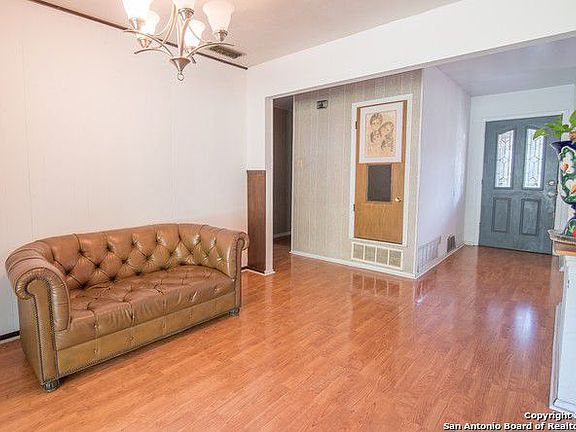 3rd image of 5023 Fairford Dr