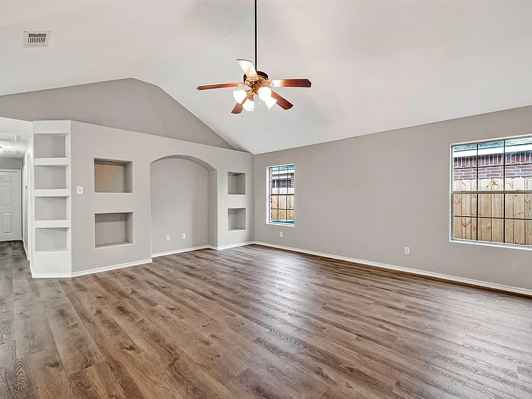 18906 Dennington Dr — Photo 10