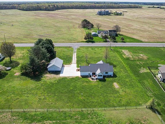 4th image of 585 Vernon Rd