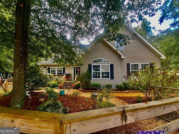 2nd image of 290 Poplar Creek Rd