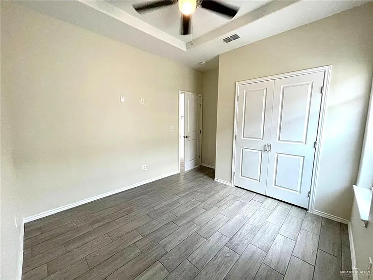 5106 N Hiawatha Dr #2 — Photo 9