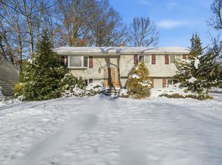 95 Martin Rd, Livingston, NJ 07039