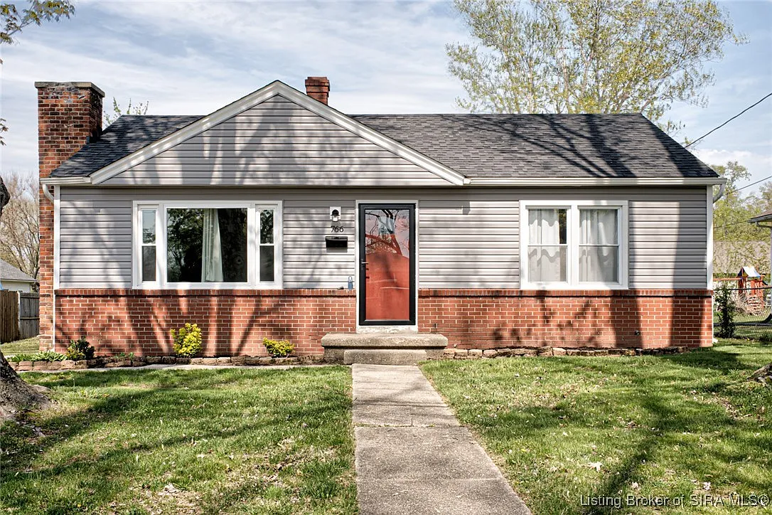 766 Oak Street photo 1