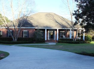 40 Twin Lake Xing, Hattiesburg, MS 39401