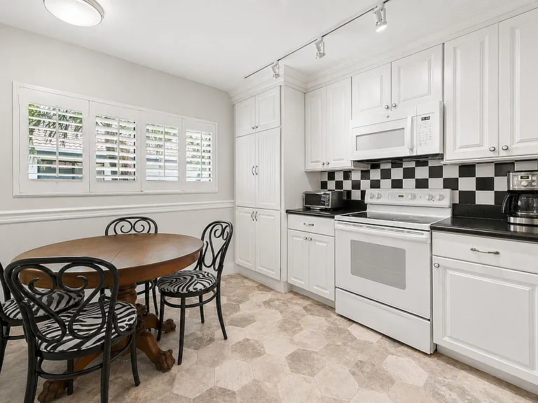 15234 Lakes Of Delray Blvd #276 — Photo 6
