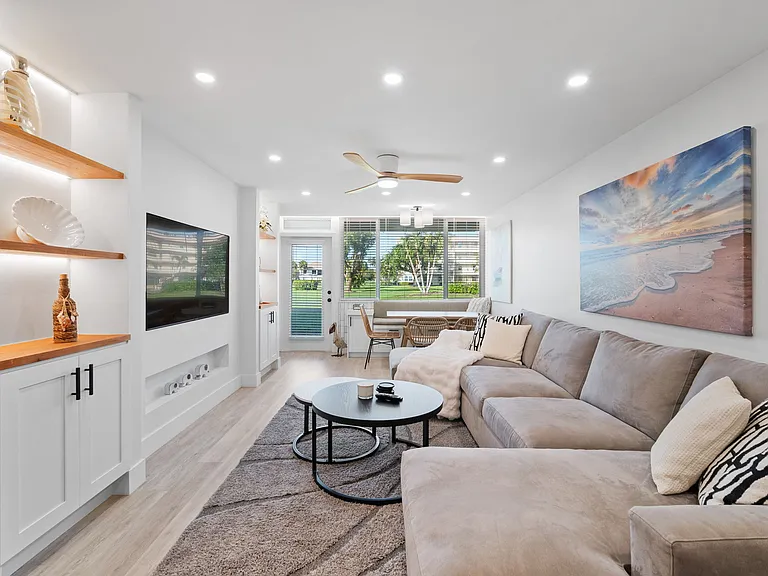 1624 Pine Valley Dr — Photo 1
