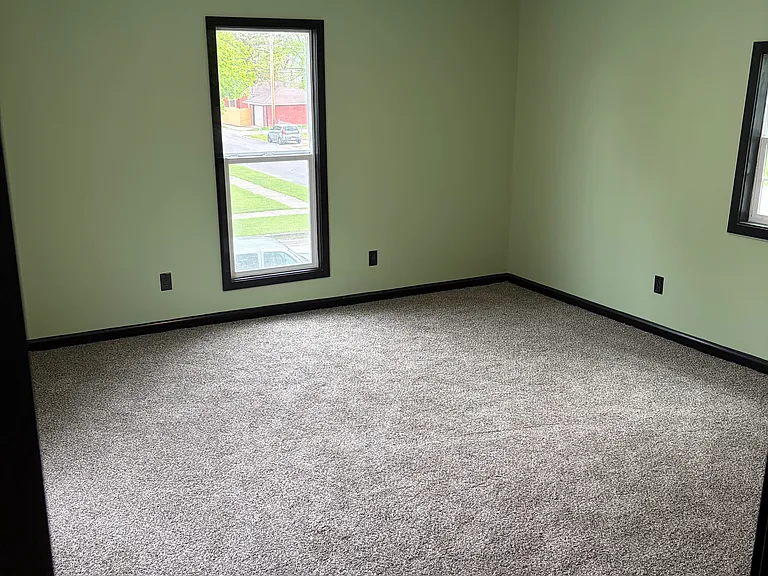 205 N F St — Photo 10