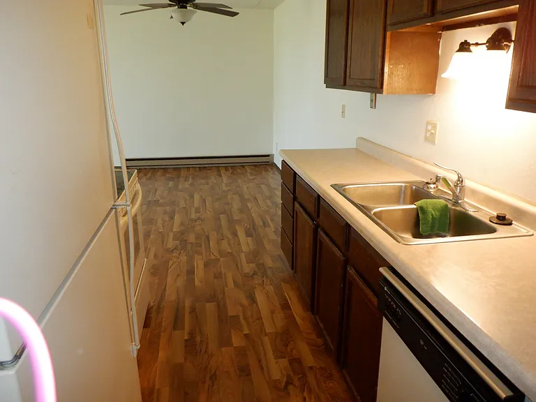 515 22nd Ave W — Photo 2
