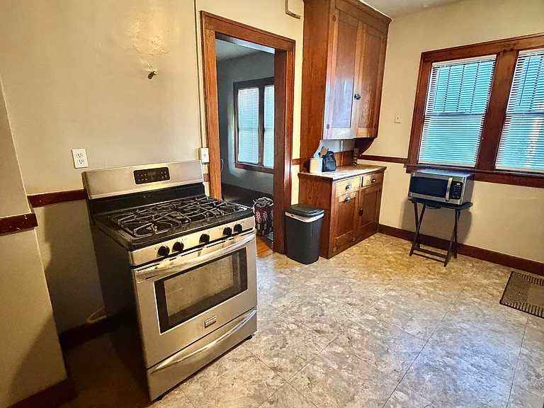 941 McReynolds Ave NW #1 — Photo 11
