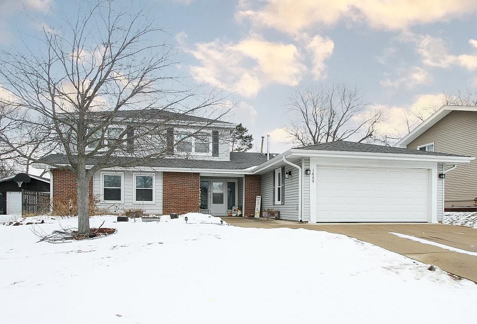 1st image of 1665 Chippendale Rd