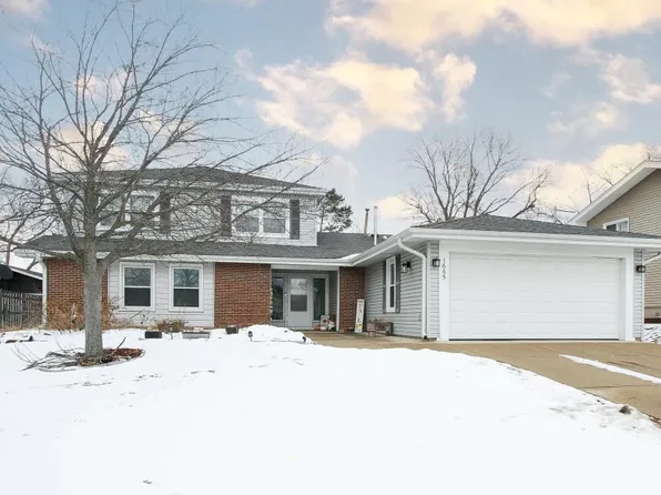 1665 Chippendale Rd, Hoffman Estates, IL 60169