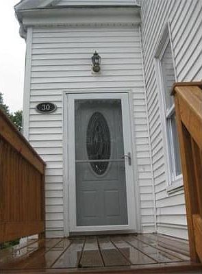 4th image of 30 Currier Ave