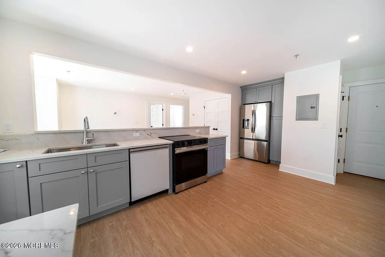 2 bed, $4,250 — Photo 3