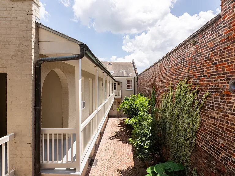 1018 Bienville St — Photo 5