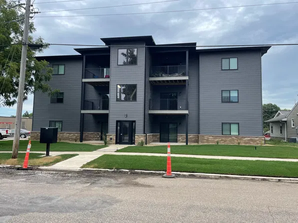 204 S Water Ave #6, New Hampton, IA 50659