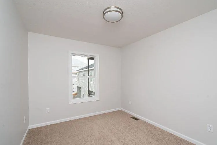 2nd floor: the bedroom on the right (see the floorplan).
