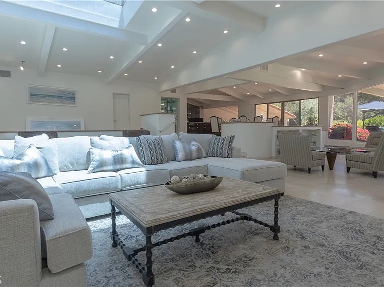 30421 Mirador Ct — Photo 8