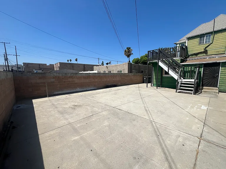 928 N Orange St #1/2 — Photo 4