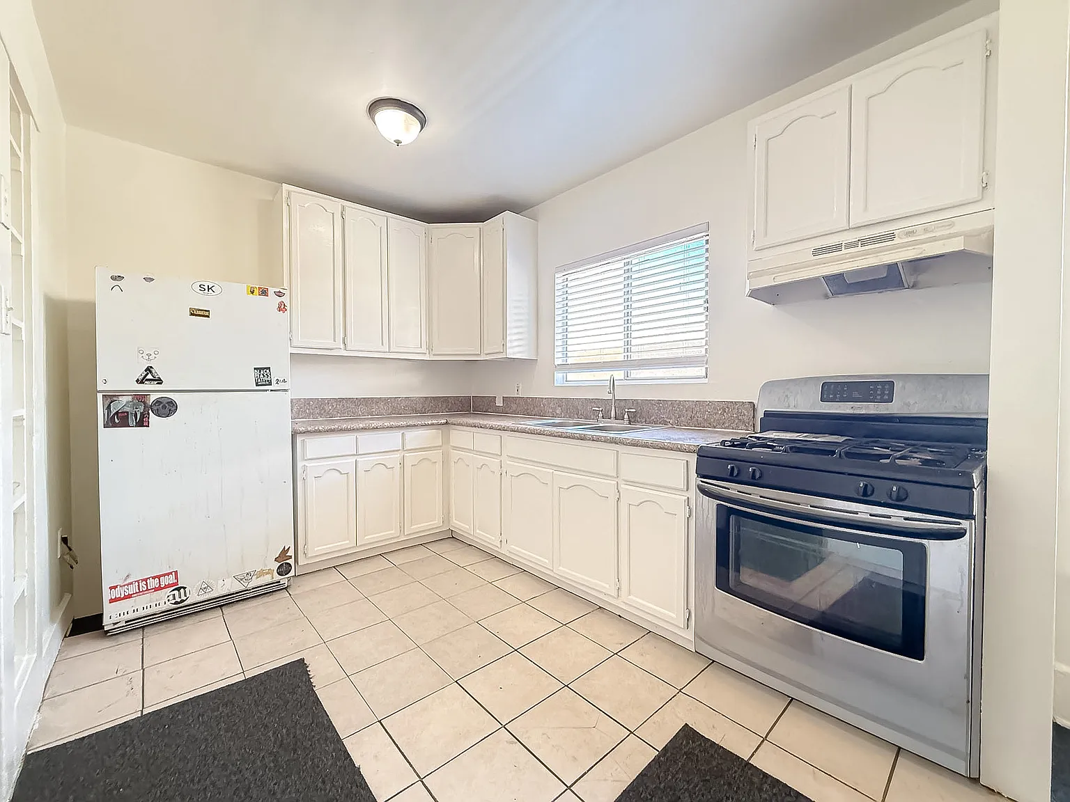 2 bed, 900 sqft, $2,400 — Photo 4