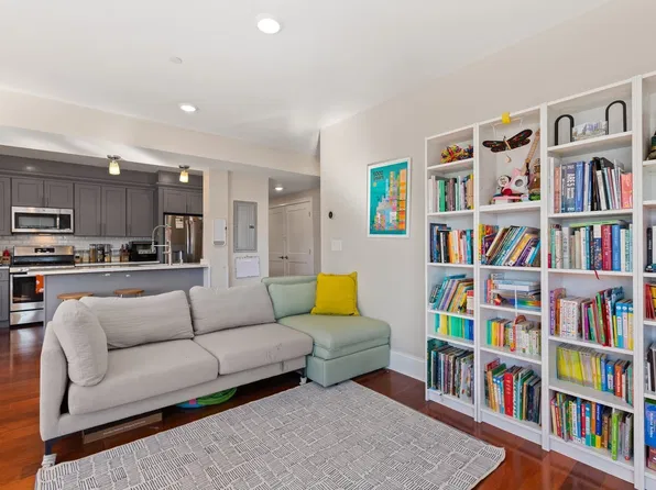 32 Gilson Rd Unit 16, Quincy, MA 02169
