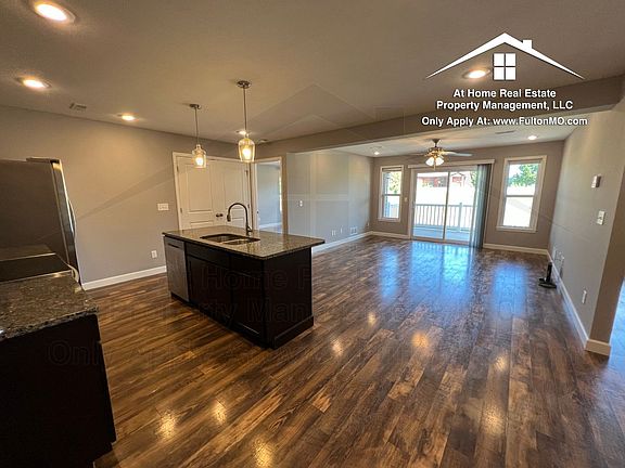 3rd image of 301 E Saint Eunice Rd #102
