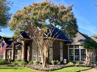 1213 Shannon Ln, Bedford, TX 76022