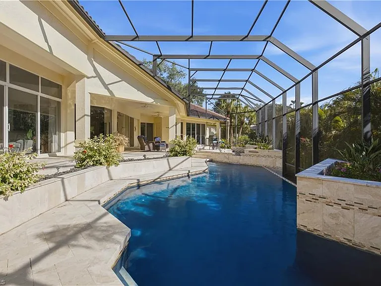 27231 Lakeway Ct — Photo 2