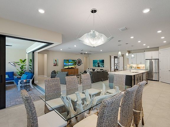 3rd image of 5078 Monroe Cir
