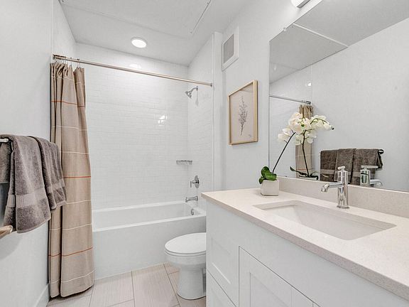 3rd image of 2899 W 52nd Ave #305
